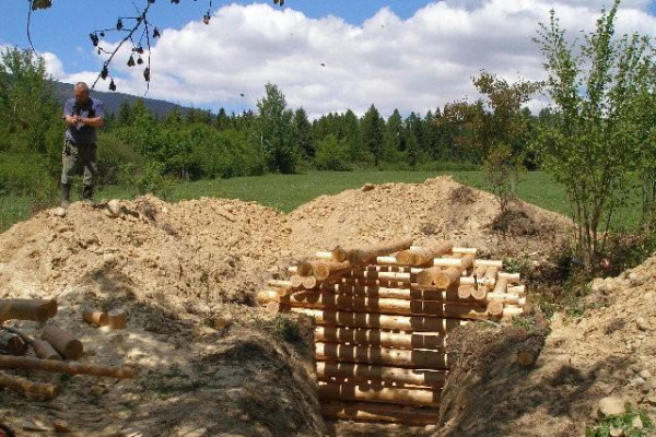 Hrubá konštrukcia skladu krmiva v lokalite Za liesok